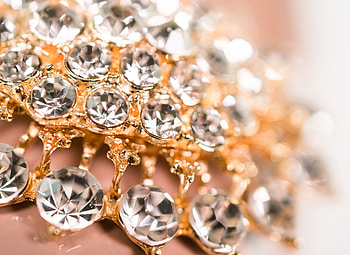 Laure and Lay Remjnd, Creative jewelry agency, Unique jewelry concepts, Trendsetting designs HD wallpaper