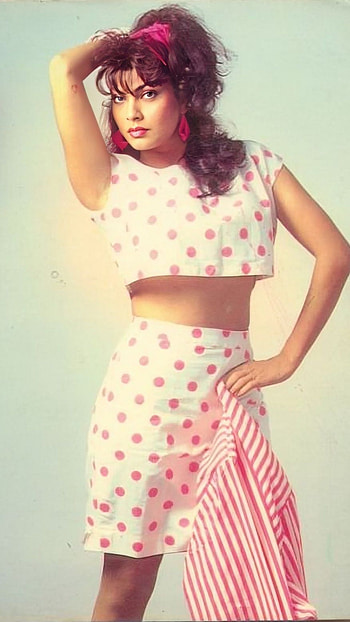 Kimi Khatar, bollywood actress HD phone wallpaper