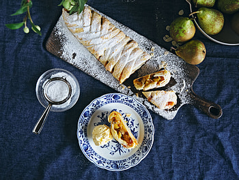 Pear strudel recipe, Vanilla ice cream, Culinary delight, Kitchen Stories video HD wallpaper