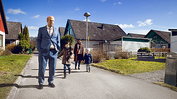 A Man Called Ove, Grumpy old man, Unexpected relationships, Heartwarming story HD wallpaper