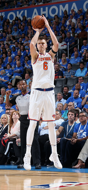 Knicks vs Thunder, Kristaps Porzingis HD phone wallpaper