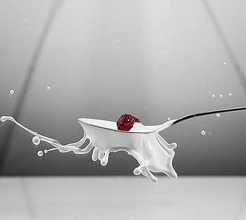 Milk, morango, colher, strawberry HD wallpaper