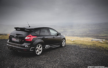 Eye-catching focus st, High-definition visuals, Sporty elegance, Unleashed power HD wallpaper