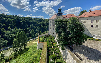 Castle in Poland, river, national park, Poland, castle, garden HD wallpaper