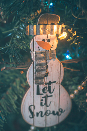 Holidays, New Year, Snowman, Christmas, Christmas Tree, Garland, Decoration HD phone wallpaper