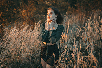 Cute Girl Hands On Face, girls, model, field, outdoor HD wallpaper