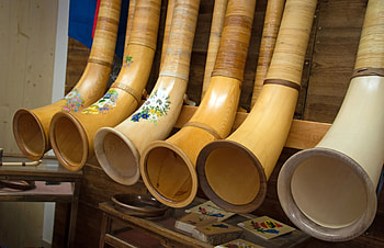 Musikschule oberland ost, Alphorn experience, Swiss customs, Swiss alphorn HD wallpaper