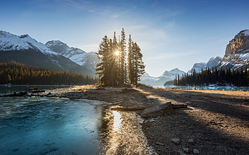 Lake Maligne, Canada, sunbeams, mountains, lake, Canada HD wallpaper
