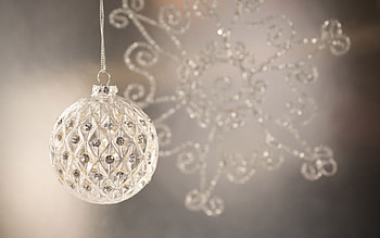 White ornamnets, white, crystal, star, snowflake, decoration, ball, christmas, glass, ornament, clear HD wallpaper