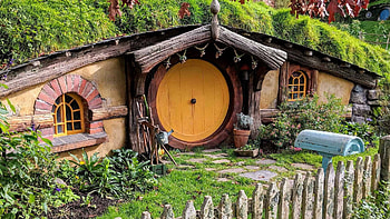 Hobbiton tour, Auckland to Matamata, Movie set experience, Stunning scenery HD wallpaper