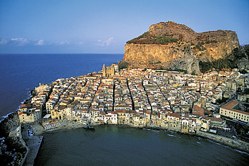Cefalu Sicily, Trendy hotspot, Italian trendblog, Chic travel HD wallpaper