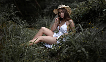 Special Place, bushes, cowgirls, brunettes, hats, ranch HD wallpaper