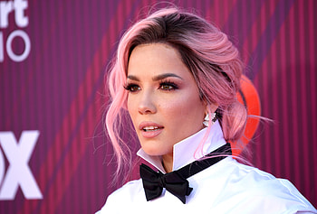 Gorgeous and beautiful singer, Halsey HD wallpaper
