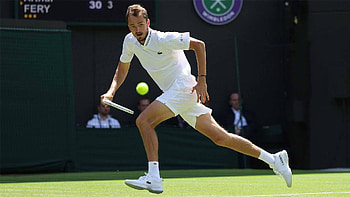Daniil Medvedev Wimbledon 2023 Action Shot - Tennis, Daniil Medvedev, Wimbledon 2023, tennis, Sports HD wallpaper