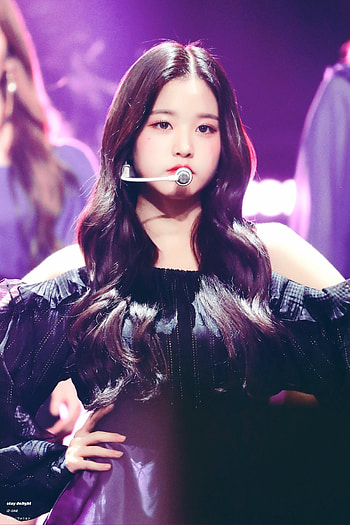Jang Wonyoung , Stunning visuals, Idol background, Lockscreen options HD phone wallpaper