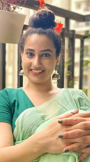 Manjusha, telugu anchor, saree lover HD phone wallpaper