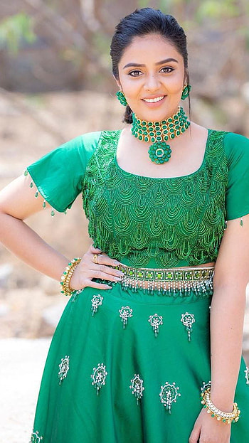 Sreemukhi, sexy gorgeous, model HD phone wallpaper
