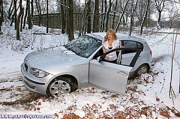 Stuck in the snow, car, sext, snow, woman HD wallpaper