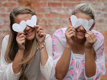 ♡ True Friends Touch Your Heart ♡ , hearts, Friendship, Girls, Smiles HD wallpaper