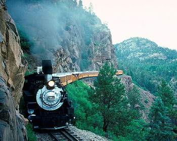 Coming Around the Curve, edge, train, mountain, abstract, trees, tracks, nature, curve, forest HD wallpaper