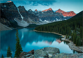 Moraine Lake, Earth's beauty, Captivating , Stunning visuals HD wallpaper
