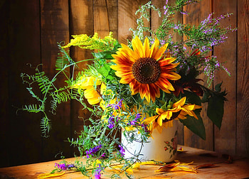Still life with sunflowers, bouquet, vase, beautiful, nice, summer, still life, leaves, sunflowers, pretty, flowers, elegance, wall, lovely, harmony HD wallpaper