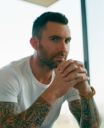 Adam Levine, Leather jacket, Double theft, New York Times article HD phone wallpaper