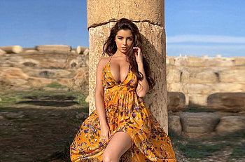 Border Ranch, cowgirls, ranch, brunettes, dress HD wallpaper