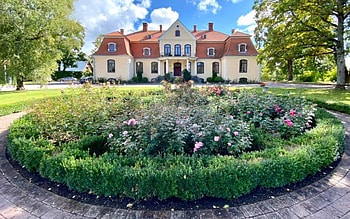 Manor in Liepupe, Latvia, flowerbed, manor, garden, estate, Latvia, trees HD wallpaper