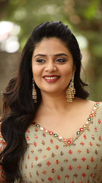 Sreemukhi, telugu actress, anchor HD phone wallpaper