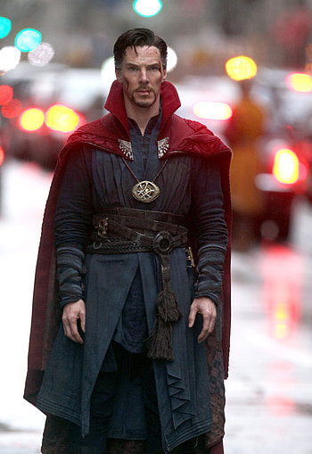 Benedict Cumberbatch, Doctor Strange, Thumbs, Doctor Strangeu200b HD phone wallpaper