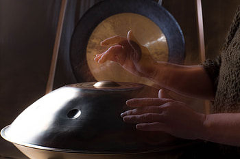 Hang drum studio, Petra Eisend Drum Experience, Percussion wonderland, Handpan sanctuary HD wallpaper