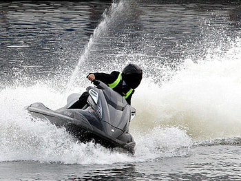 Jetski accident, Unterfranken, Main river incident, Unfortunate mishap HD wallpaper
