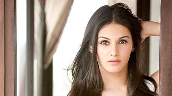 Amyra Dastur Gorgeous, amyra-dastur, indian-celebrities, girls, desi-girls HD wallpaper