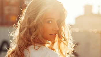 Girl Looking Back With Skateboard , girls, model, skateboard HD wallpaper