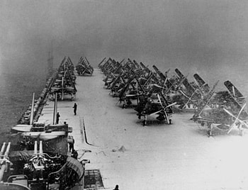 Snow On The Flight-Deck, Corsair - Douglas AD Skyraider, Korea 1950, Snow, Vought F4U-4B Corsair HD wallpaper