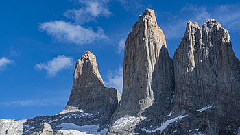 Sunrise at Torres del Paine, Chile, clouds, sky, rocks, peaks, sunshine HD wallpaper