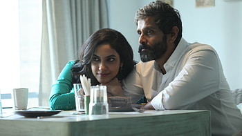 Vikram Aishwarya Rajesh Ritu Varma Simran Raadhika Sarathkumar Dhruva Natchathiram HD wallpaper