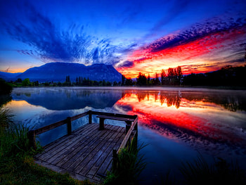 Lake beauty, river, glow, peaceful, dusk, reflection, trees, water, calm, afternoon, beautiful, lake, norning, mirrored, light, clouds, nature, sky HD wallpaper