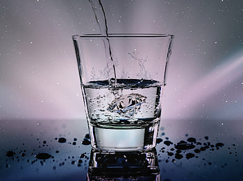 Water, Miscellanea, Miscellaneous, Spray, Glass, Diamond, Pour HD wallpaper
