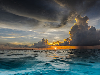 Ocean Sunset, sea, horizon, landscape, clouds, sky, nature, sunset, ocean HD wallpaper