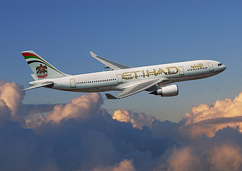 Etihad Airways, Workforce reduction, Travel industry news, Company changes HD wallpaper