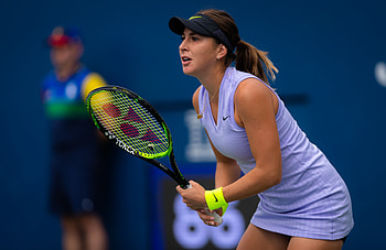 Tokyo 2020 Olympics Gold Medalist Belinda Bencic, blue, Tokyo 2020 Olympics, tennis, purple, Switzerland, US Open, racket, violet, yellow, WTA, 4773x3099, lines person, hat, Gold medalist HD wallpaper