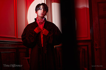 Jungkook, bts, door, magenta, bts_jeonjungkook, bts_, bts_jungkook HD wallpaper