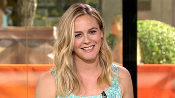 Alicia Silverstone, Movies, Cast in TVLand pilot HD wallpaper