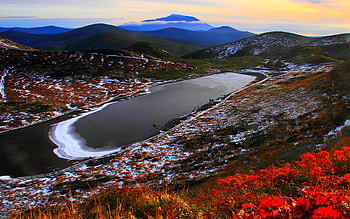 FIRST SNOW FALL, winter, snow, lake, rock, mountain HD wallpaper