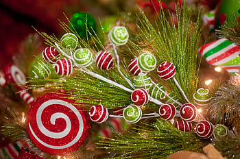 Holidays, New Year, Toys, Shine, Brilliance, Holiday, Branch, Decorative HD wallpaper