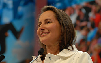 The great Segolene Royal, politique skz, paris, popular, segolene royal, france, woman, sarkozy, royal, candidate for the presidential, pretty, president, politic, female HD wallpaper