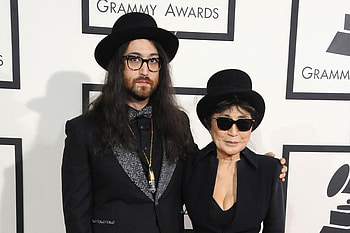Yoko Ono, Affair scandal, John Lennon, Swiss magazine HD wallpaper