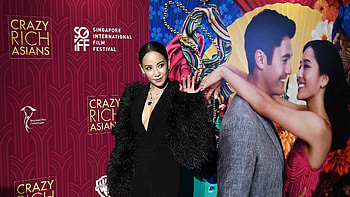 Crazy Rich Asians, Mixed reception, Asian market, Cultural impact HD wallpaper